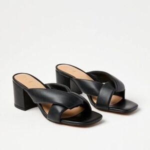 Puffed Twist Leather Mules